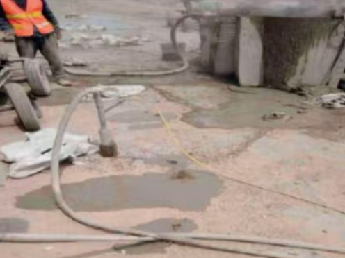 湖州水泥混凝土路面板底注浆技术 路面脱空注浆整治方案