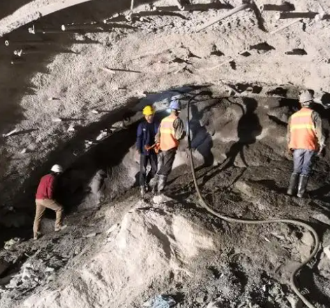 湖州拱顶带模注浆料的施工流程及注意事项